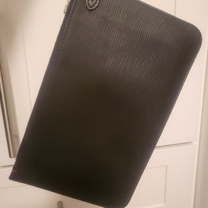LV wristlet